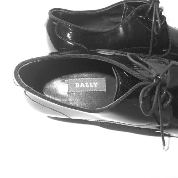 “New” Bally’s Black Patent Leather Laceups Sz-7.5